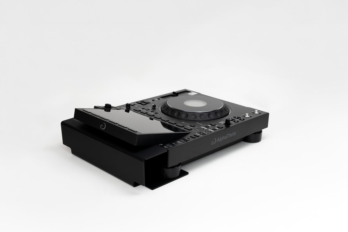 Cable cover installed on AlphaTheta CDJ-3000X