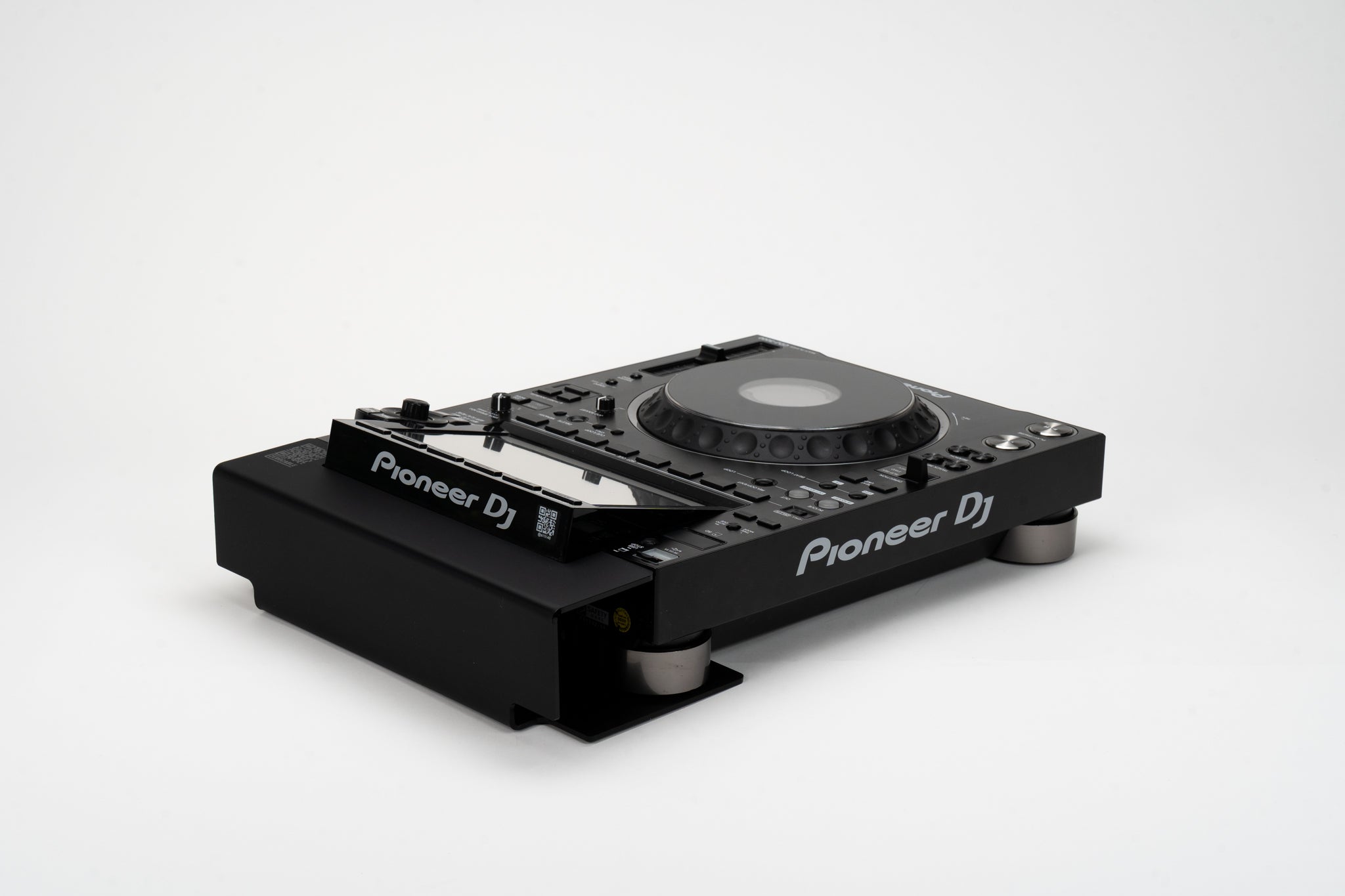 Cable cover installed on Pioneer CDJ-3000