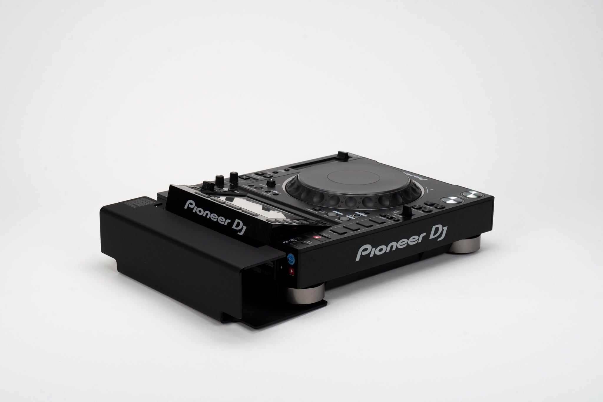 Side view of Pioneer CDJ-2000 cable cover