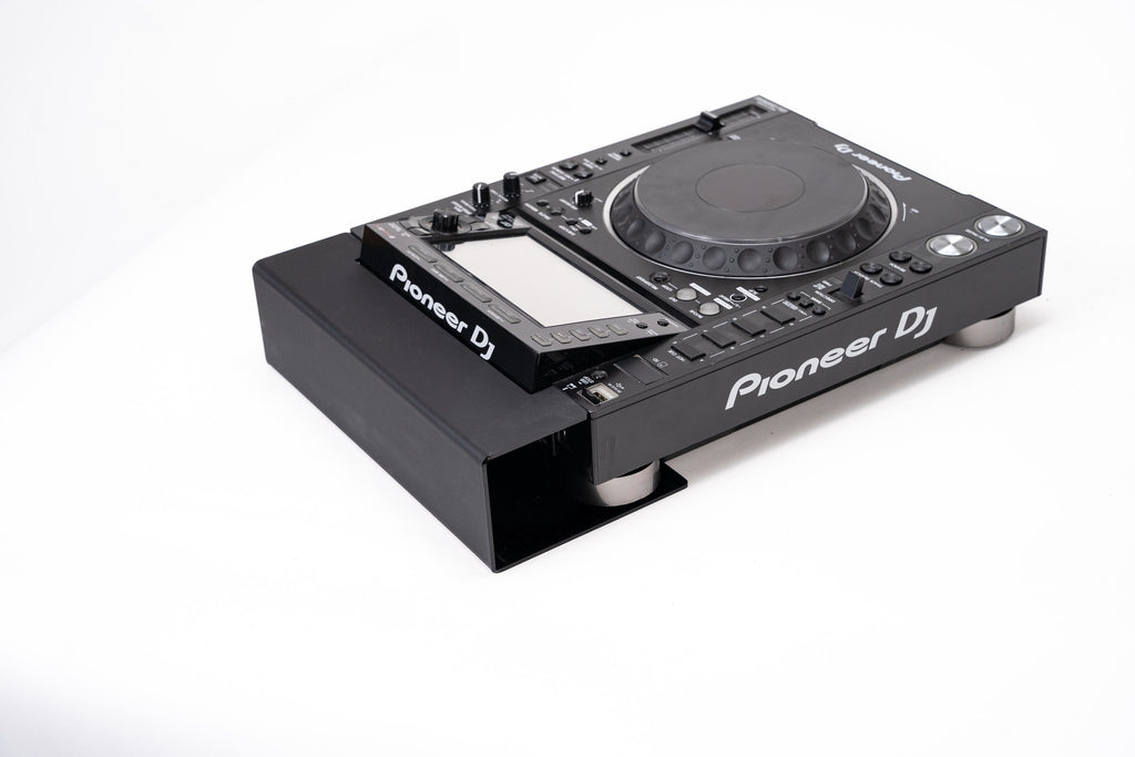 Pioneer CDJ-2000NXS2 with Zero Cable cable cover installed – rear connections hidden