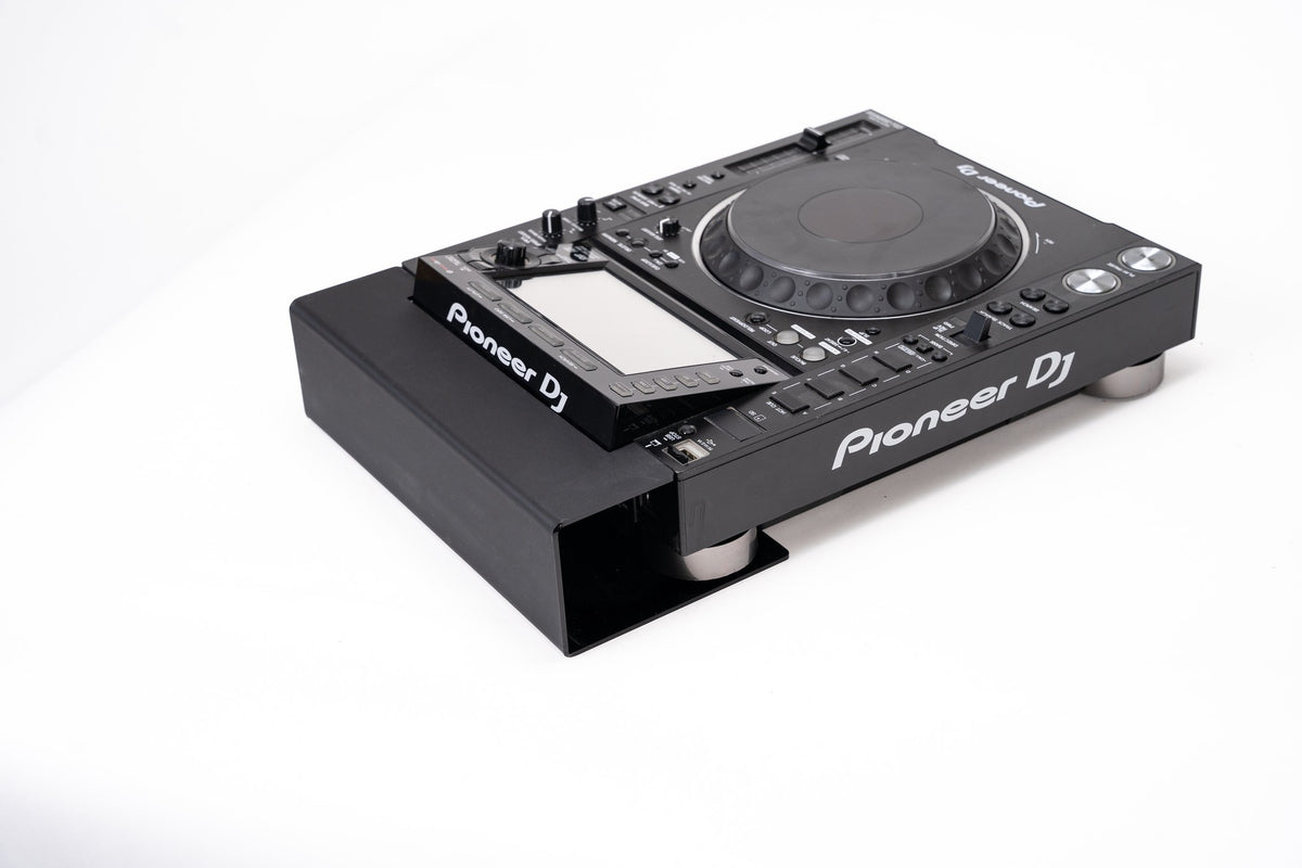 Pioneer CDJ-2000NXS2 with Zero Cable cable cover installed – rear connections hidden