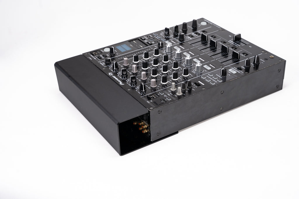 Pioneer DJM-900NXS2 with Zero Cable cable cover installed – rear connections hidden
