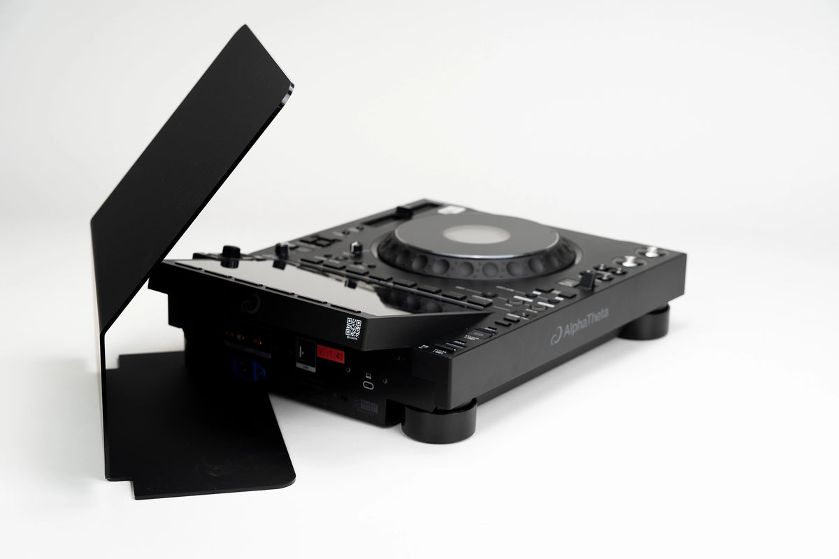 Zero Cable Sun Cover L auf einem AlphaTheta CDJ-3000X